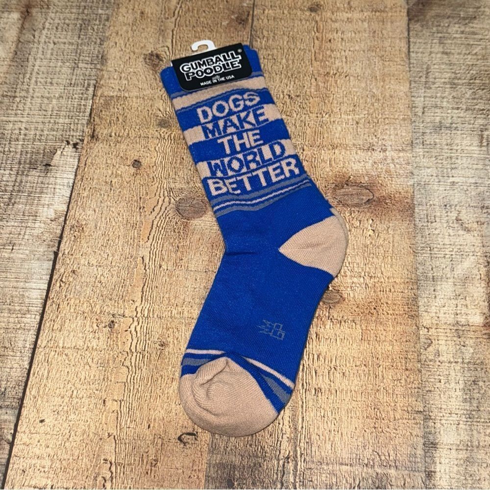 DOGS MAKE THE WORLD BETTER
Gym Socks NWT